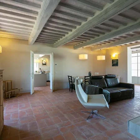 Severina Villa Cortone